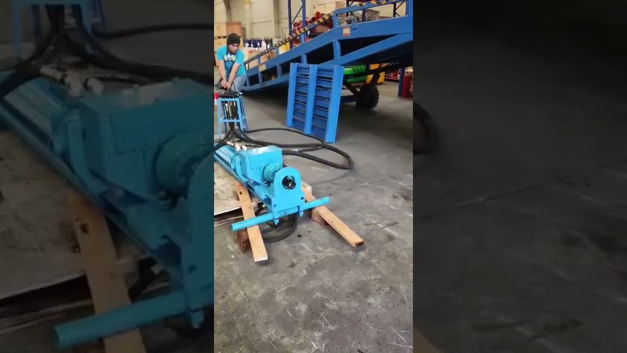 A 550CFM,13pa air compressor. Can drive 2 WKQ100 fully pneumatic drilling rigs.# WKQ100 drilling rig
