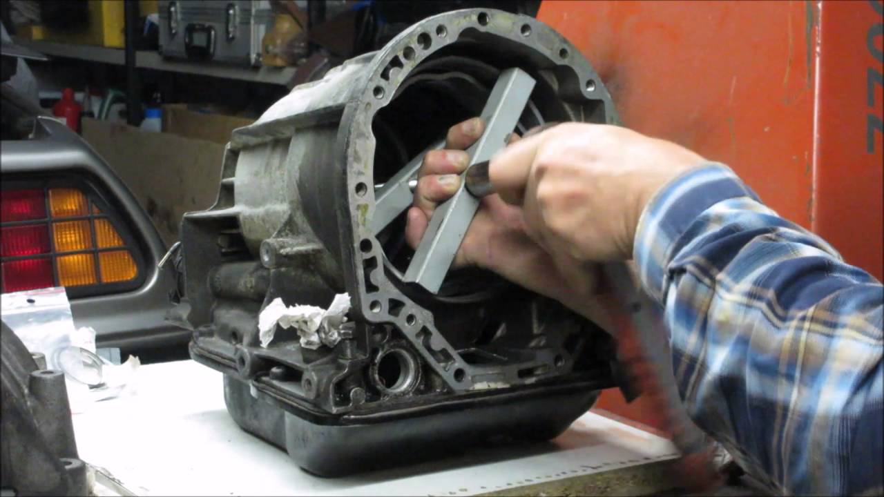 DeLorean Auto Transmission - Removing B2 piston assembly from auto case