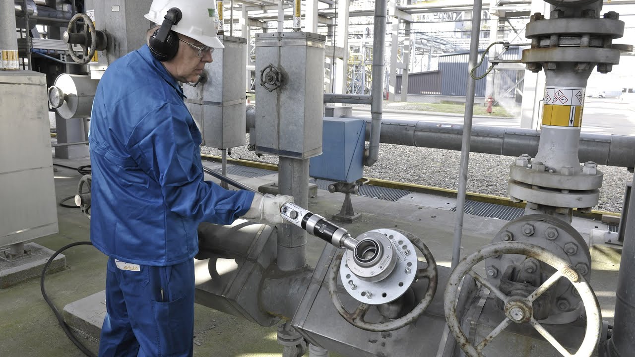 Power Wrench portable valve actuator