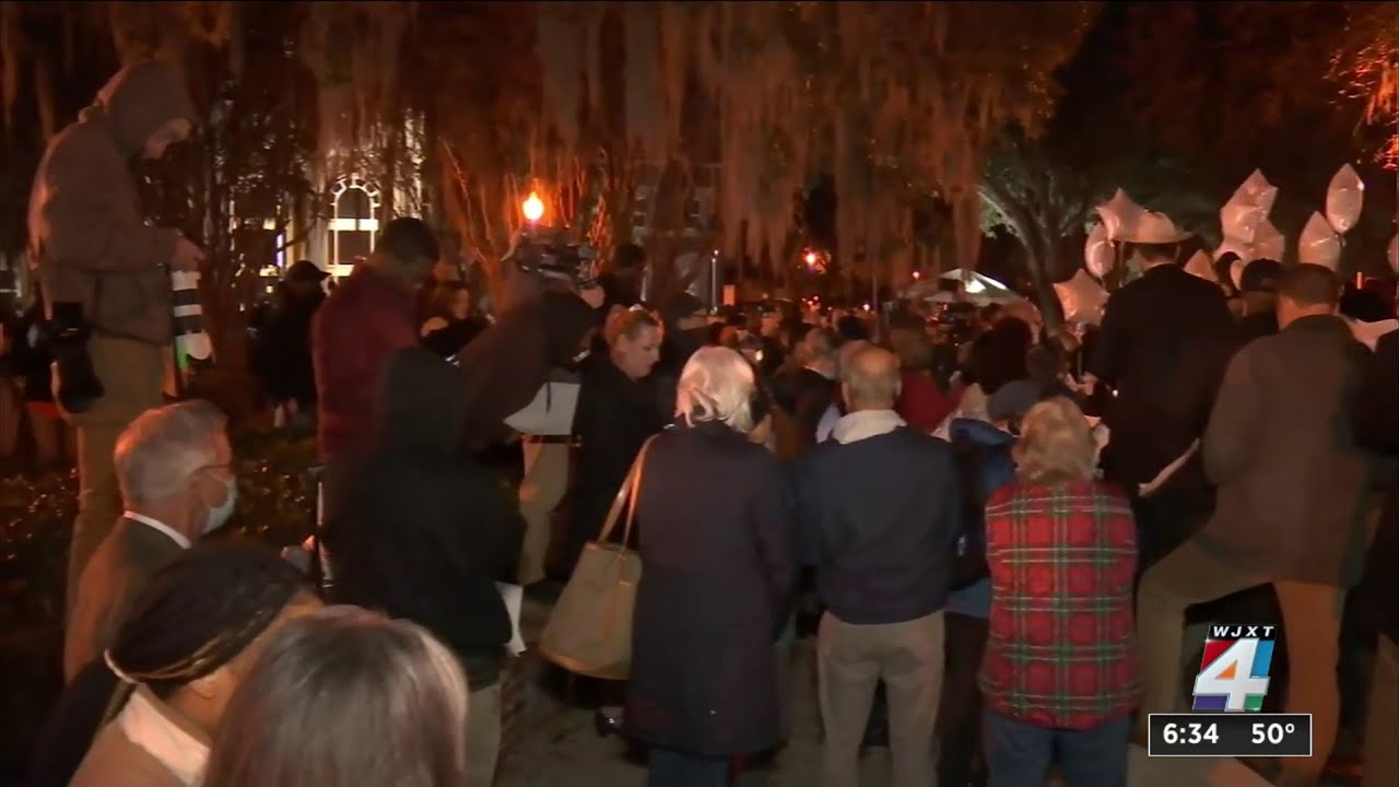 Vigil held outside Glynn County Courthouse