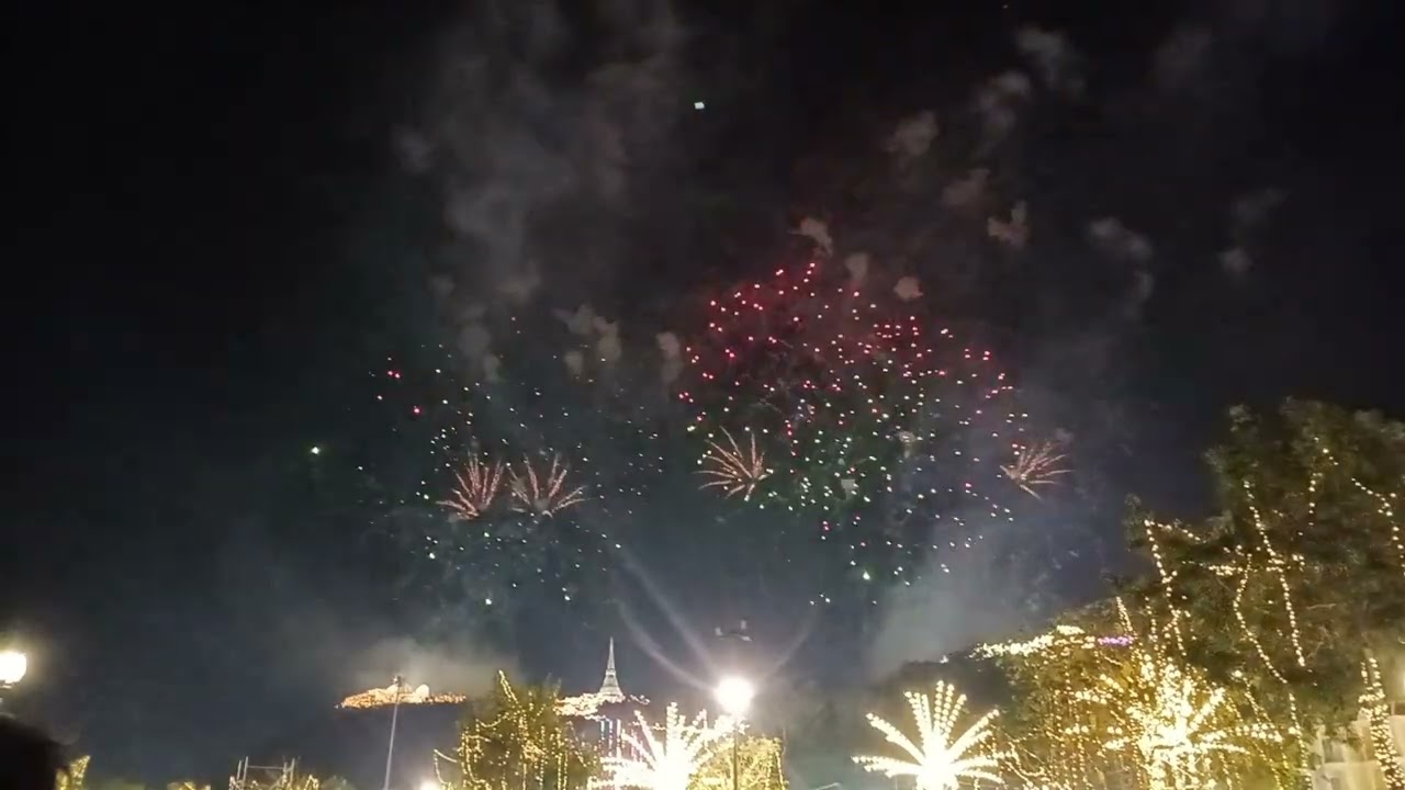 อีกมุมการดูพลุ งานพระนครคีรี2569