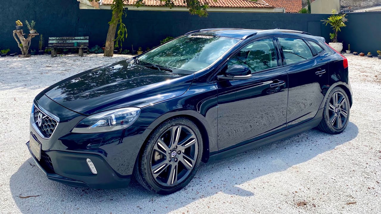 VOLVO V40 T5 CROSS COUNTRY TURBÃO, ESCAPE ESPORTIVO, SUSPENSÃO FIXA, RODAS ARO 18, ACELERANDO, TOP