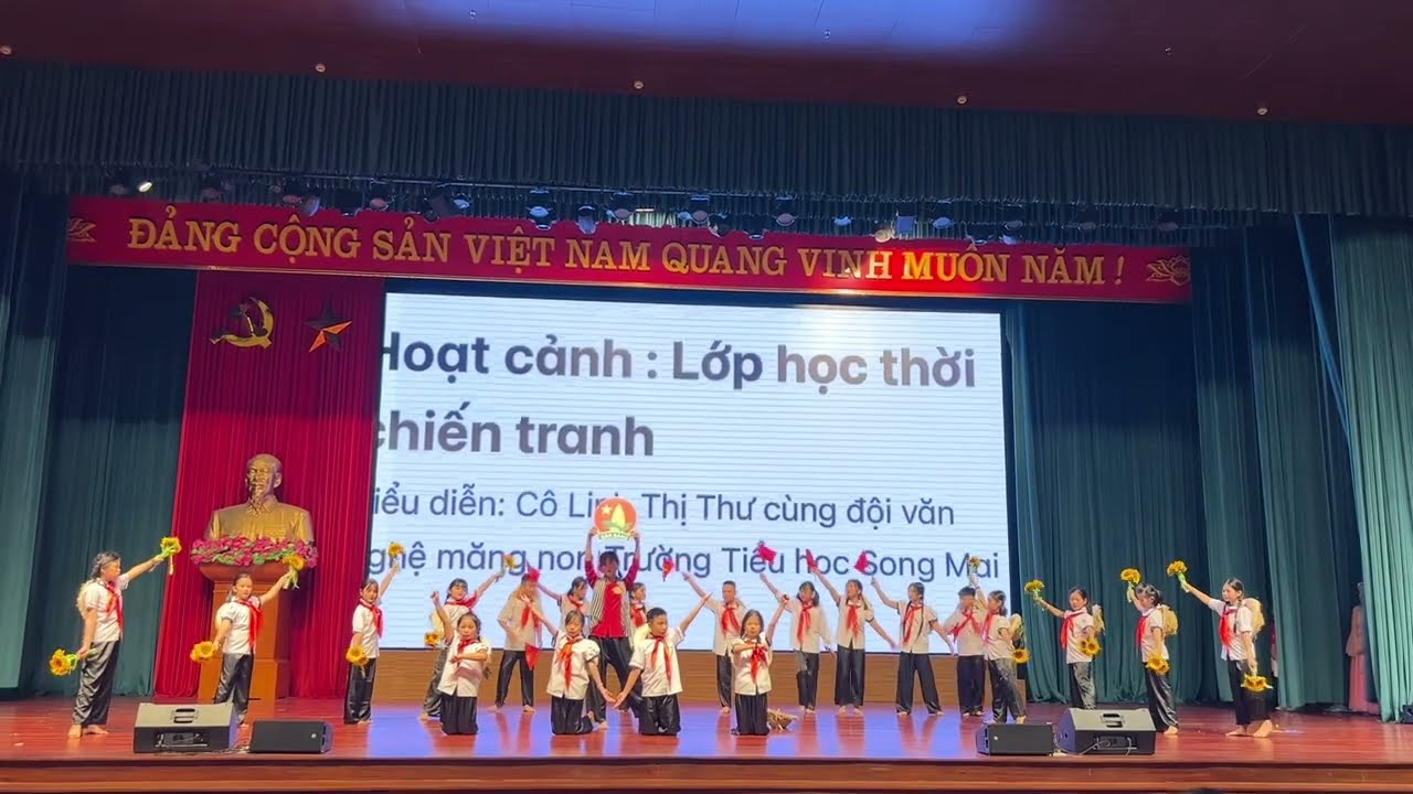 Lớp học thời chiến tranh - Biểu diễn GV Linh Thị Thư và các em học sinh Trường Tiểu học Song Mai
