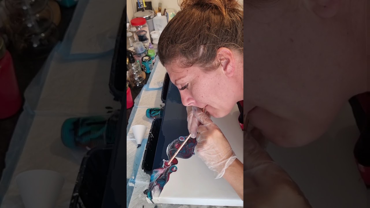 Funnel pour ...... Acrylic pouring with Suz #acrylicpouring #paintpouring #fluidart #ukartist #uk