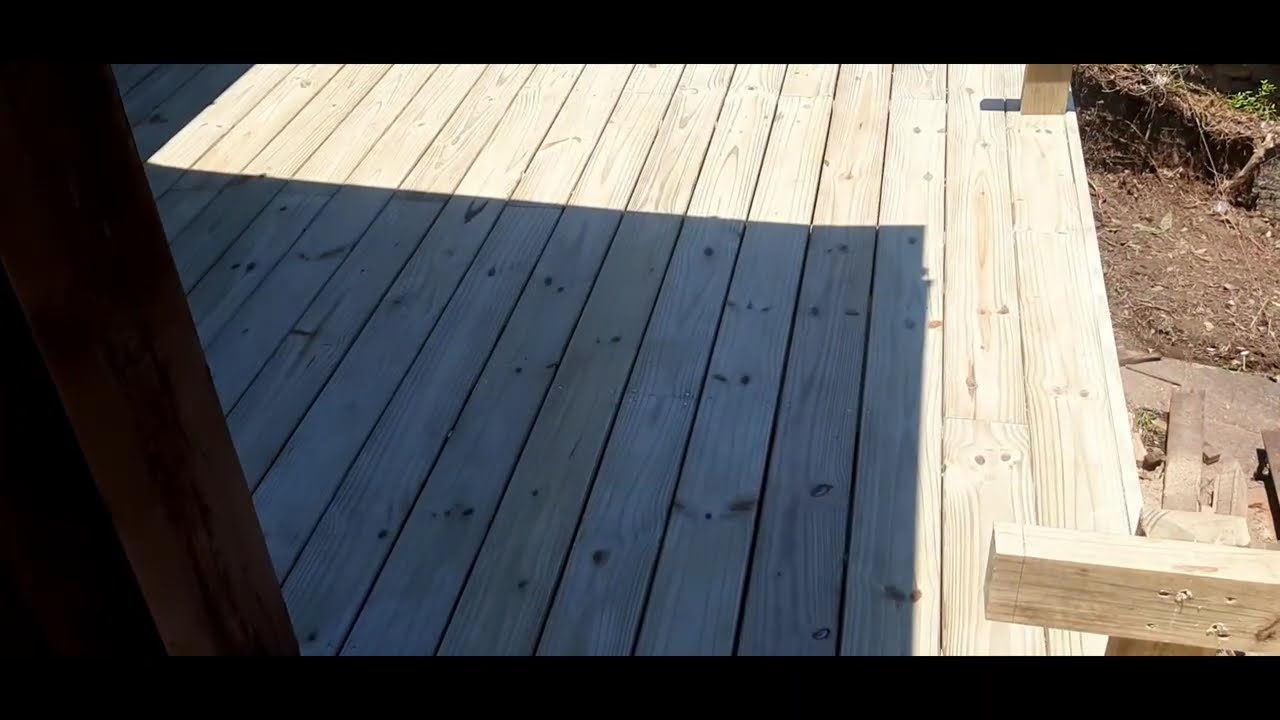 Não imaginava que esse deck de pinus tratado ia ficar com essa aparencia