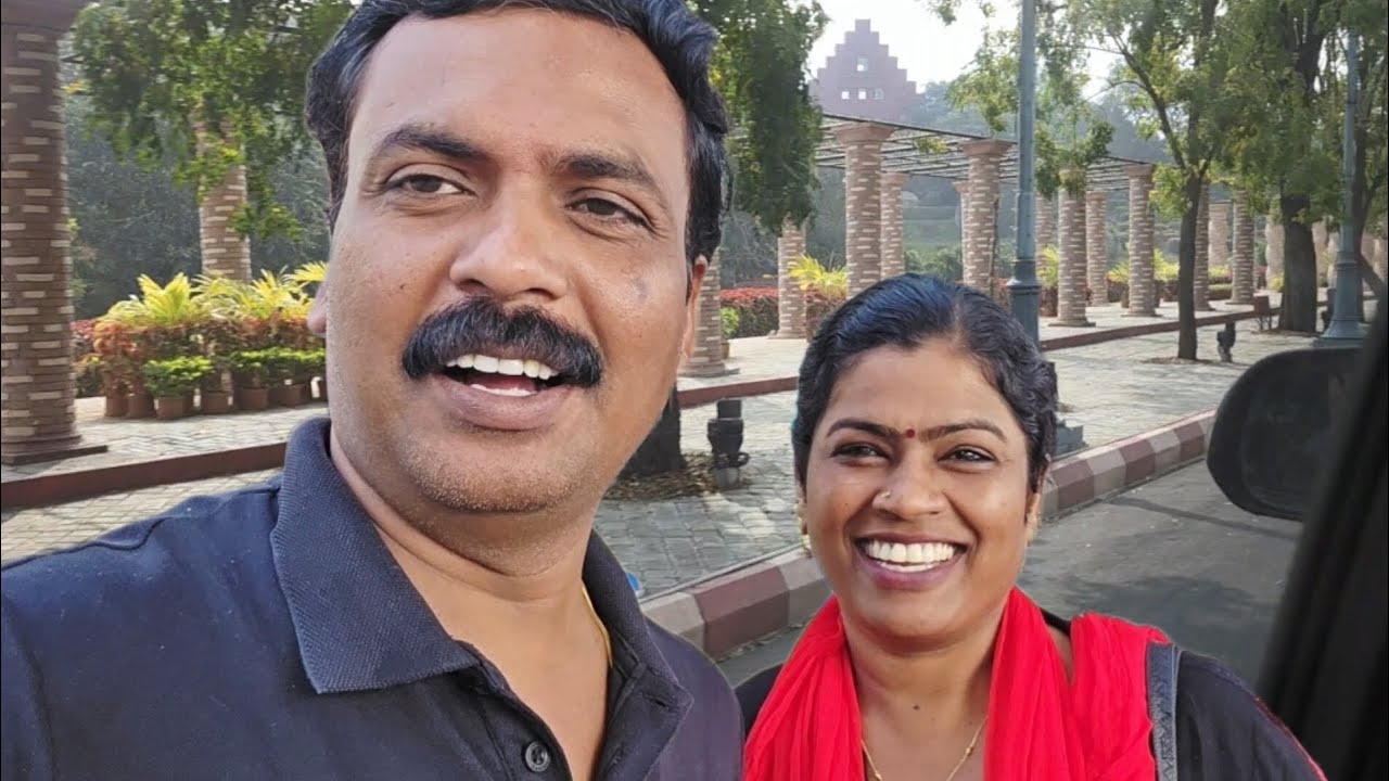 எங்க வந்துருக்கோம் சொல்லுங்க பாக்கலாம்..🤣🤣@AadukaaliKudumbam #couplegoal #funny #comedyvideos 