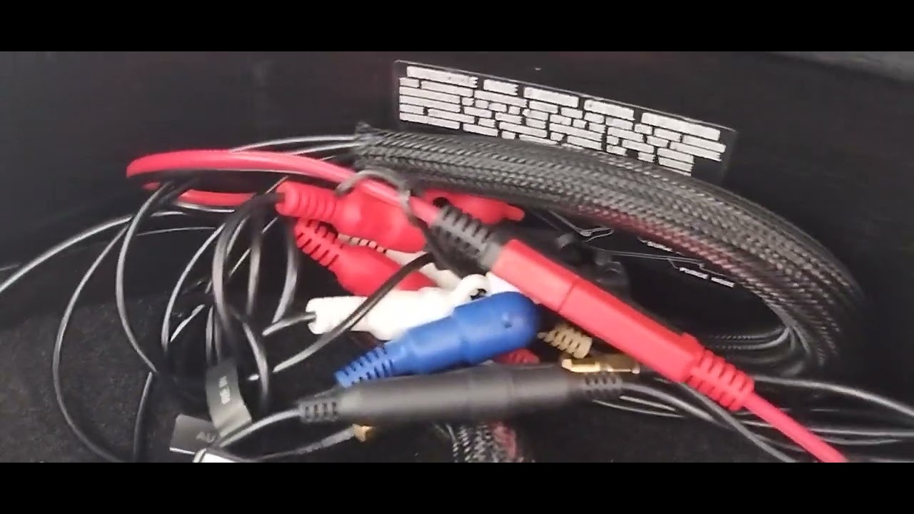 How to hook up a gohawk stereo Titan 1600 on your burgman 400 are 6:50 Bergman