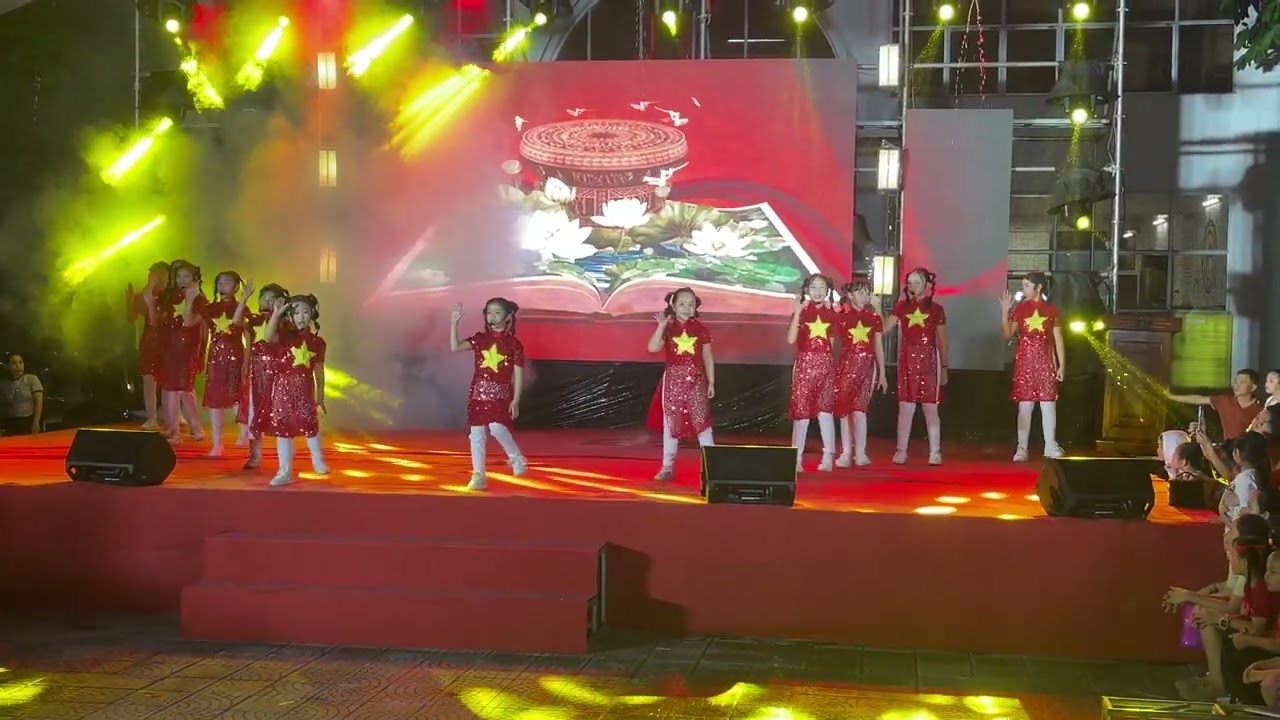 Cẩm Đan: Chị su ry hát hay