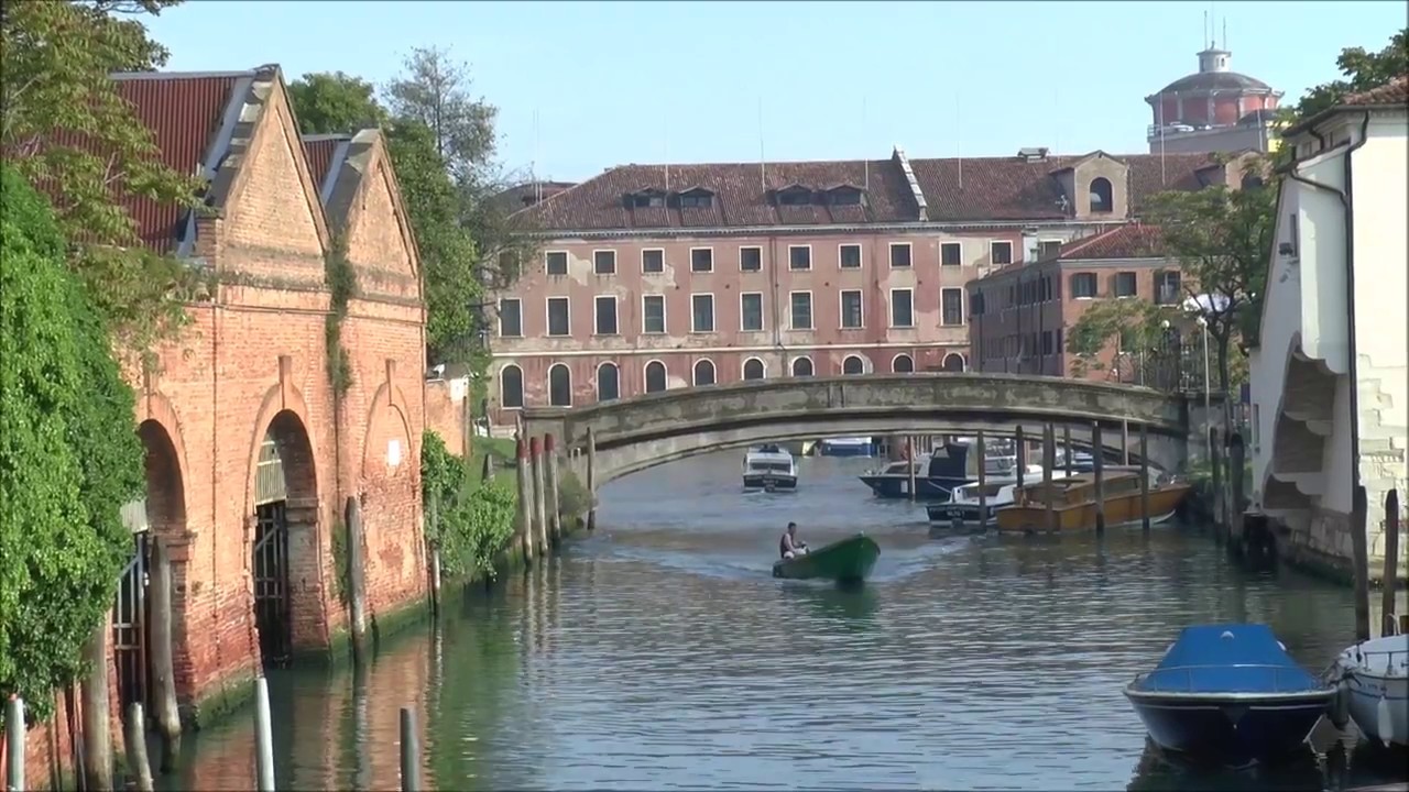2017 05 05 a Venice WalkAroundDorsoduroArea CB S FILMZzz