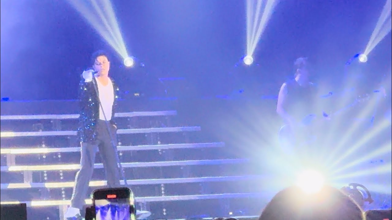 Billie Jean - Rodrigo Teaser e Jennifer Batten | Tokio Marine Hall | Tributo ao Rei do Pop
