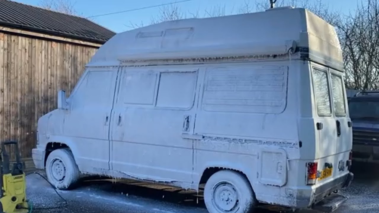CHEAP AUTO SLEEPER 4 BERTH RV CAMPER MOTORHOME MAKEOVER FIRST WASH