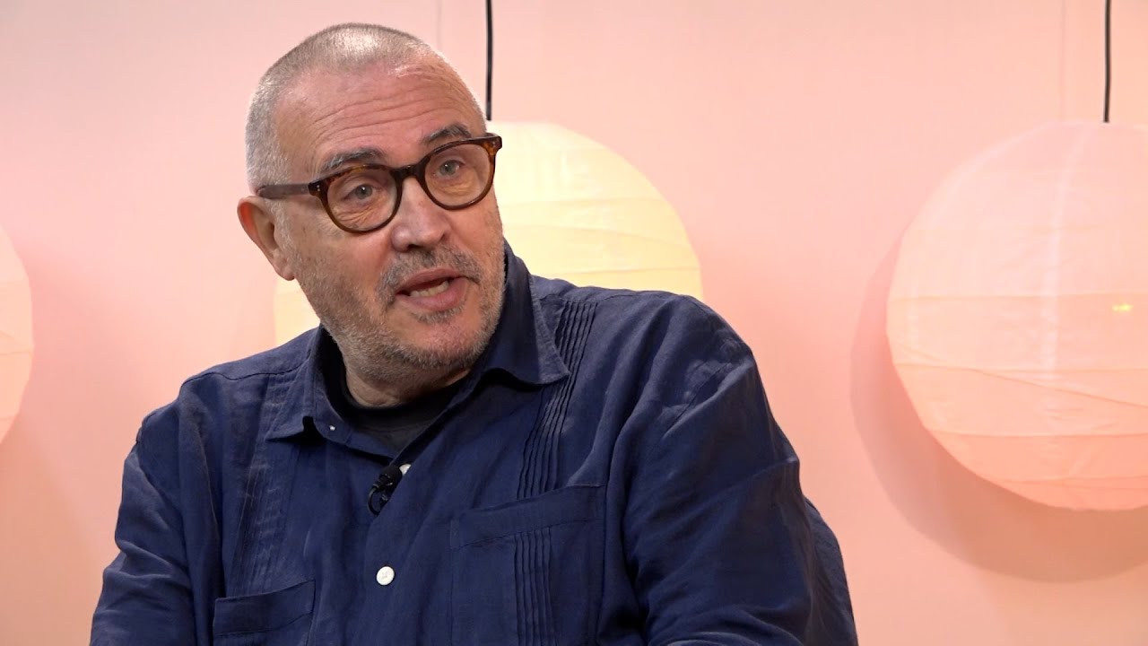 Plat&oacute; Obert entrevista al fot&ograve;graf i dissenyador gr&agrave;fic molinenc, Toni Moreno