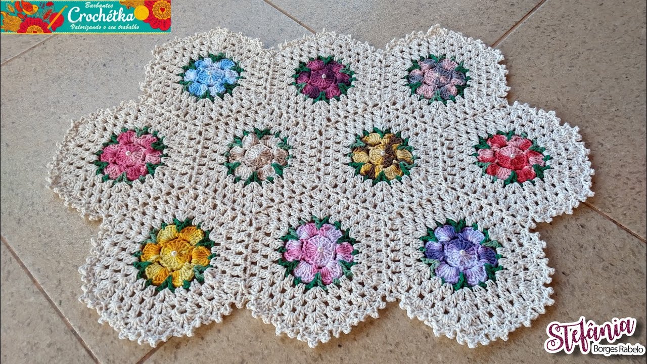 TAPETE COM HEXÁGONOS DE FLOR RASTEIRINHA ( Parte 1/2)