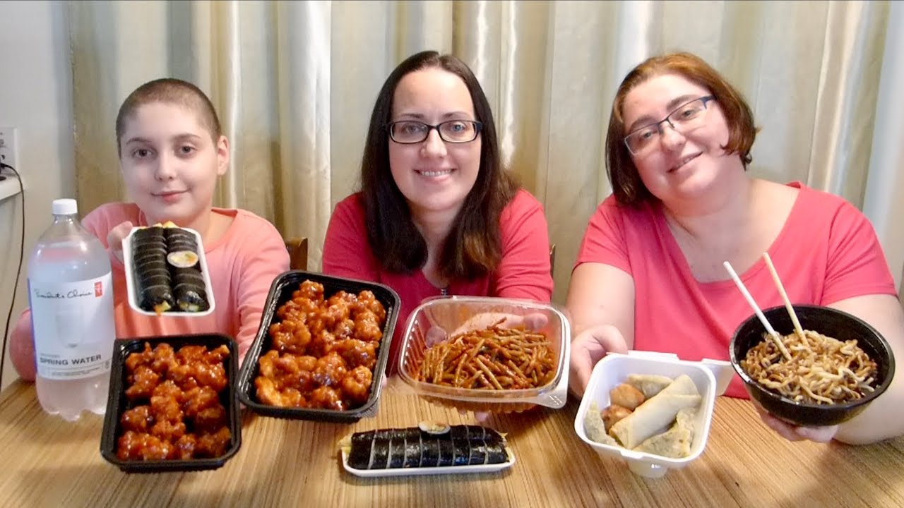 Korean Food Feast - Korean Popcorn Chicken, Kimbap And Jajangmyeon | Gay Family Mukbang (먹방)