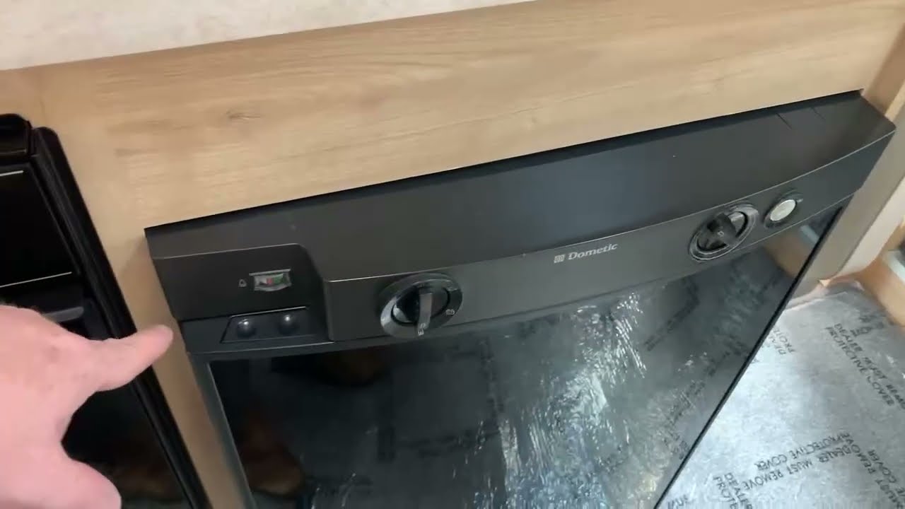 Как пользоваться холодильником Dometic с ручным газовым розжигом