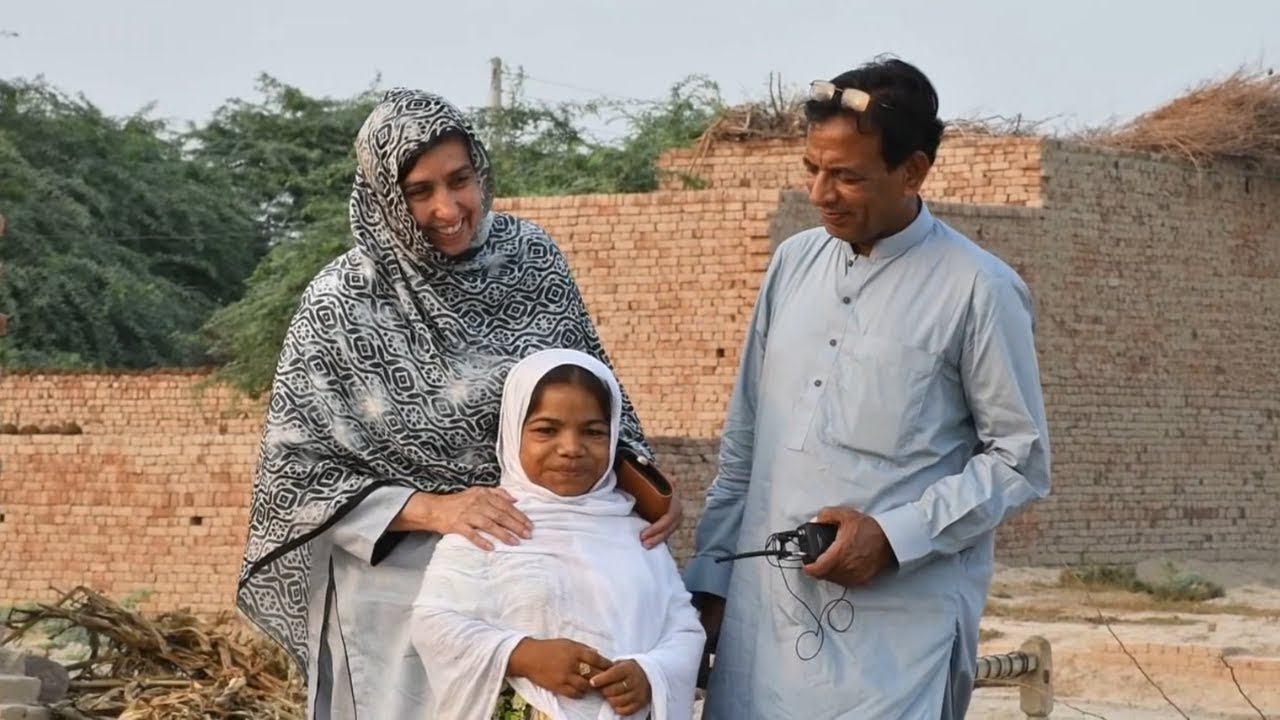 A story of dwarf daughter adopted by her sister | Rahe-Insaniyat
