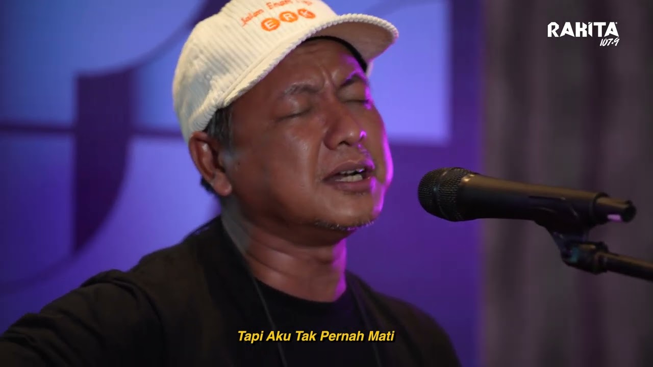 Efek Rumah Kaca - Di Udara & Kau dan Aku Menuju Ruang Hampa | Live Akustik #indieground