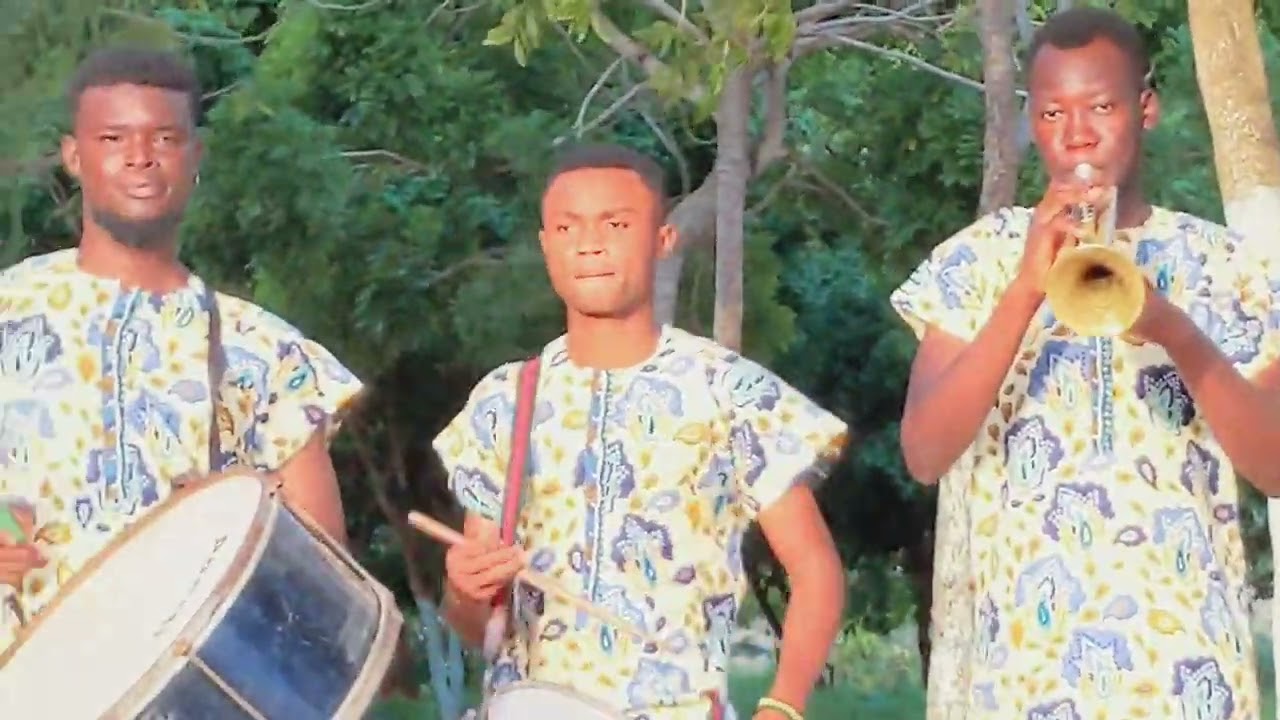 la fanfare des stars au Togo annonce lambiance de l'indépendance day