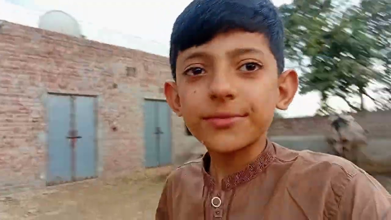 Aaj main Apne pure gaon ki Tuvar karaunga...