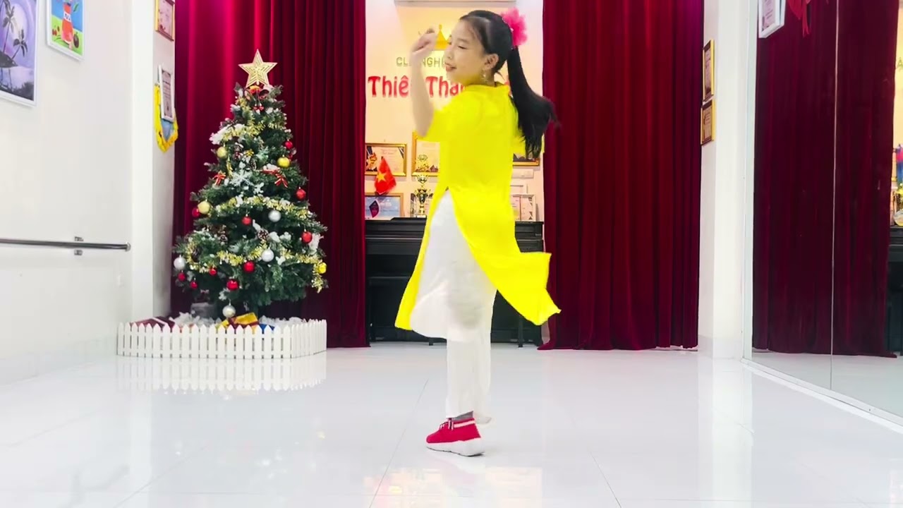 Nhảy Shuffle bài “ Giao thừa chào Xuân “
