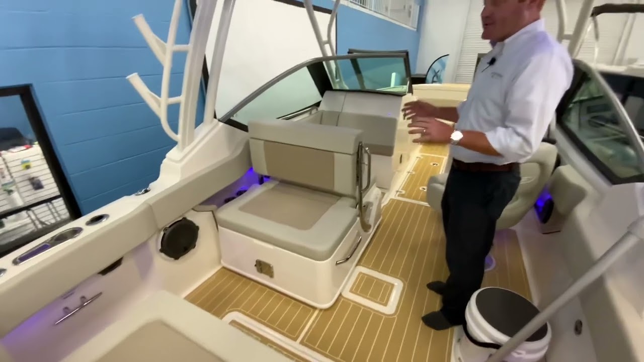 Boston Whaler 24 Vantage