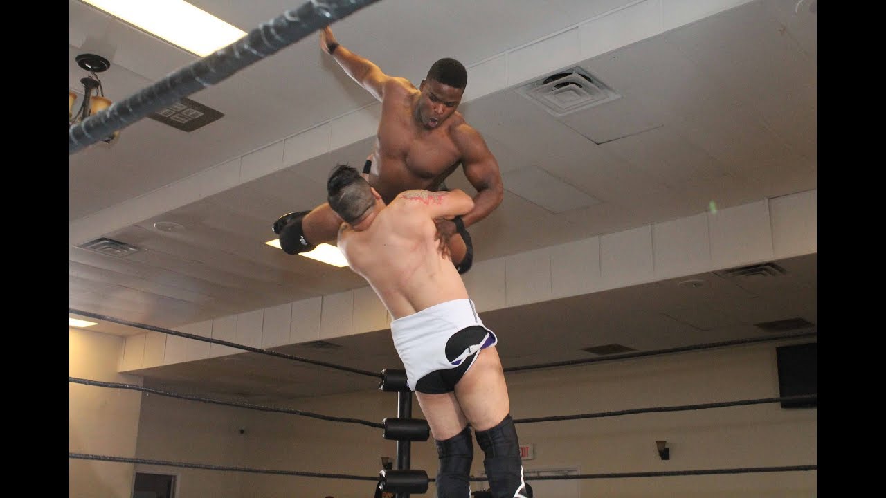 EWF - Eric Cross vs Davion Foreman