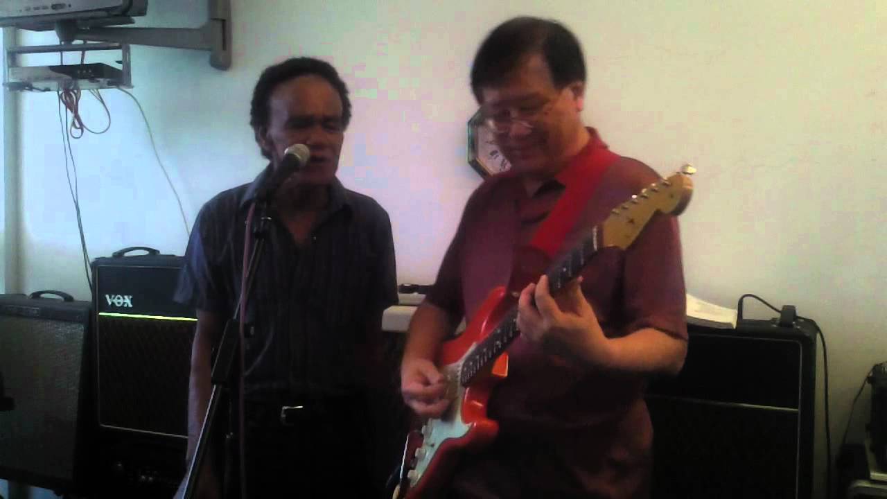 Keith Locke sings Don't Play That Song