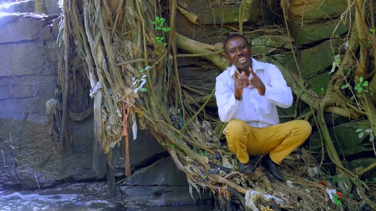 Gutheka mundu by mose ngiraina glynah ft kigwa wa wairimu 