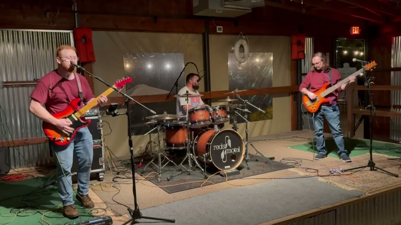 The Middle (Jimmy Eat World cover) - RED'S MOTEL