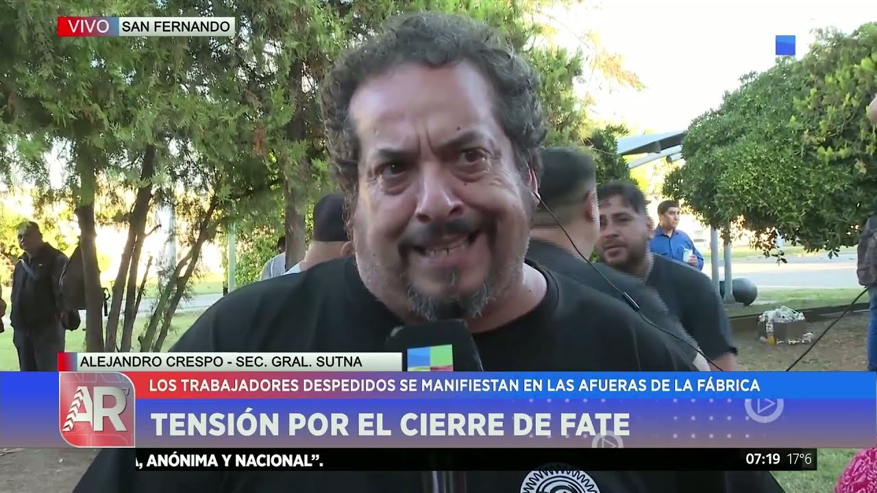 🔴 TENSIÓN POR EL CIERRE DE FATE: SE REALIZÓ UNA ASAMBLEA EN LAS AFUERAS DE LA FÁBRICA