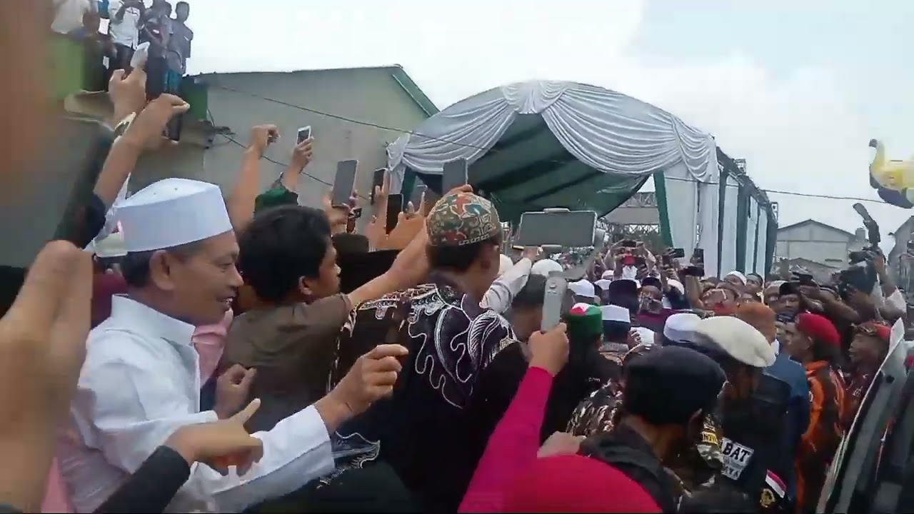 Tablig Akbar Ustad Abdul Somad (UAS) Cileungsi Dayeuh Bogor,MEMBLUDAK pengawalan ketat Lintas Ormas