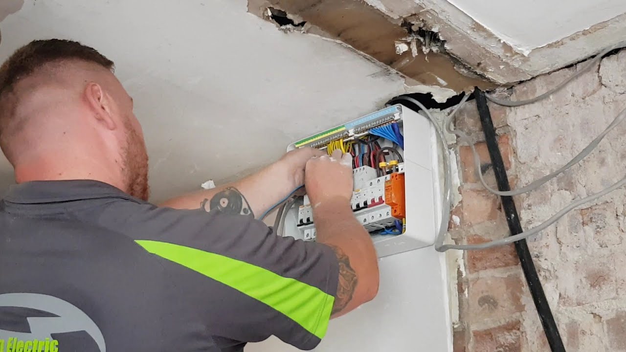 First fix electrics, dabbing  plasterboard and shenanigans