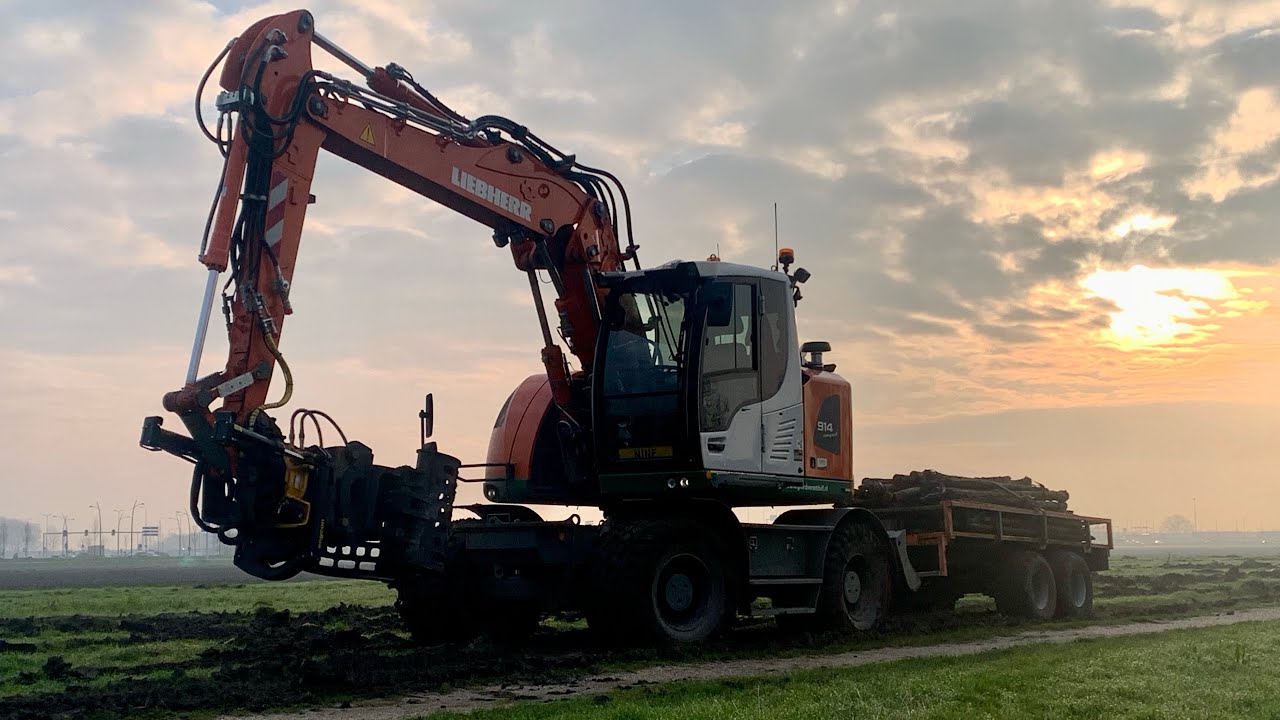 #59 Liebherr 914 Compact met Engcon draaikantelstuk