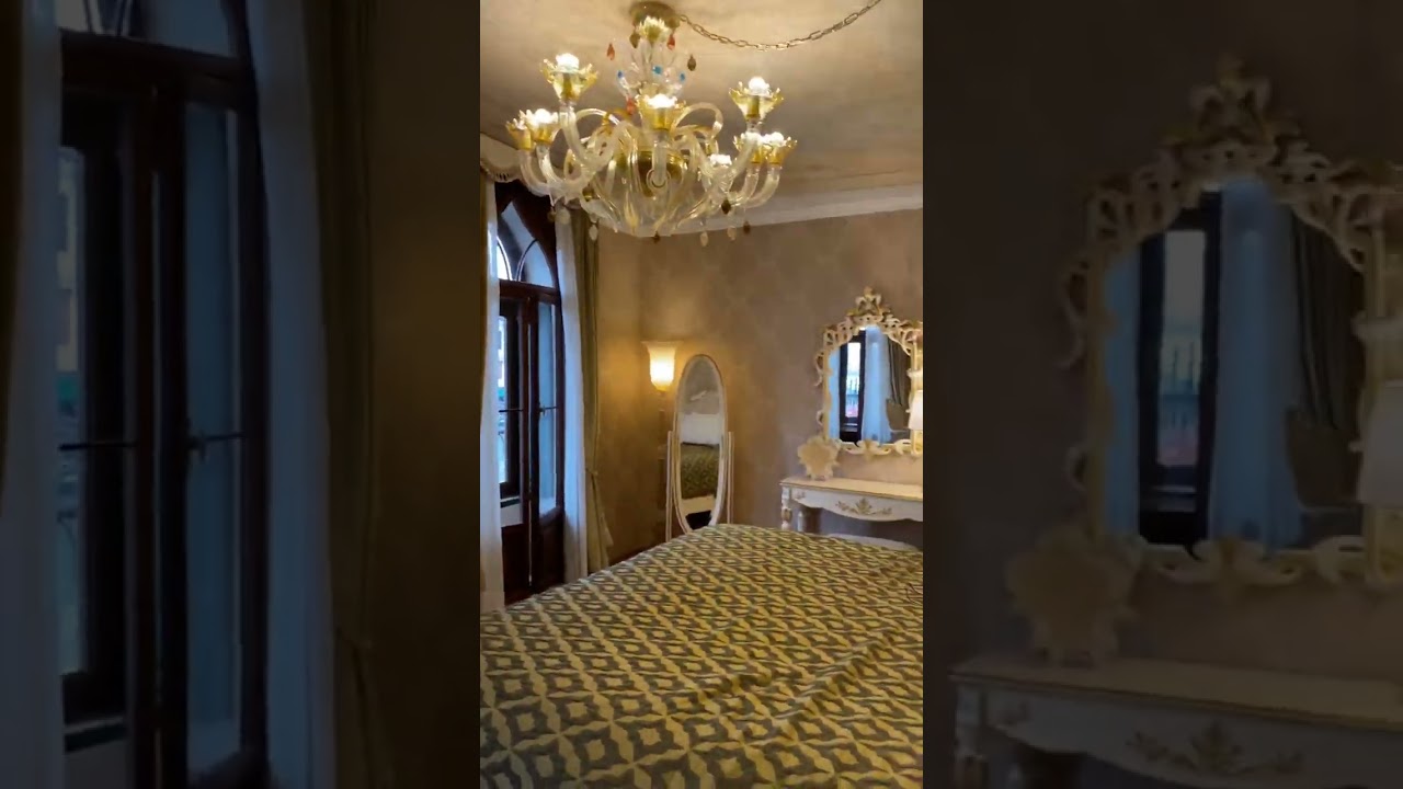 Ego Boutique - Venice - December 2023