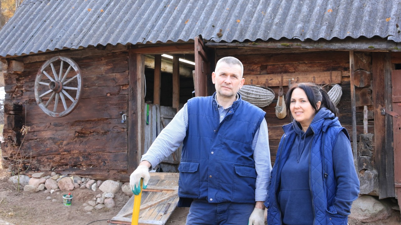 Life on a cozy little farm. Spring chores, a measured lifestyle