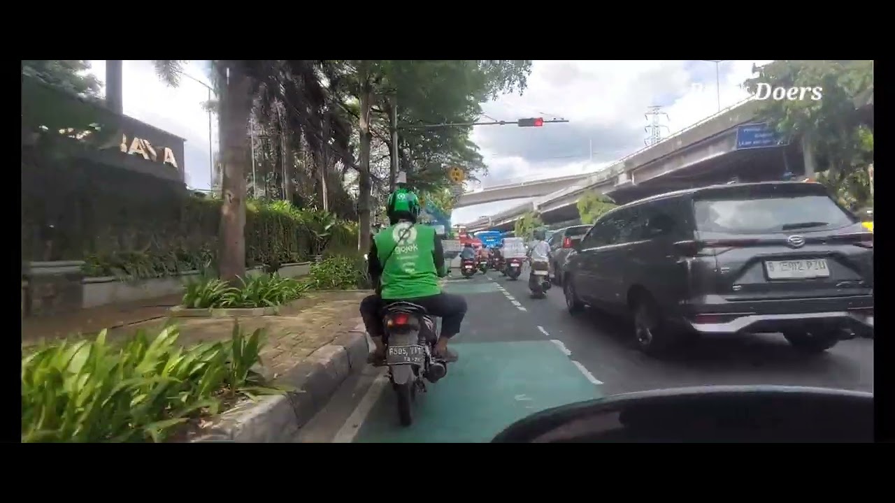 20251208 Parkiran Motor Touring.. Parkiran Motor Gedung Wika Tower  Cawang.. Part. 2