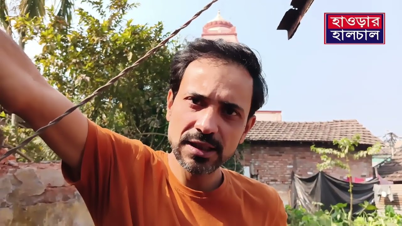 ঘর বাড়ী বুলডোজার চালিয়ে ভেঙে দিচ্ছে 