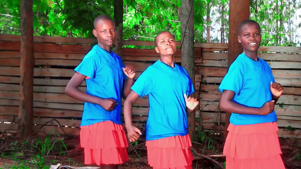 Yesu amezaliwa by Biosi Maranatha church choir 