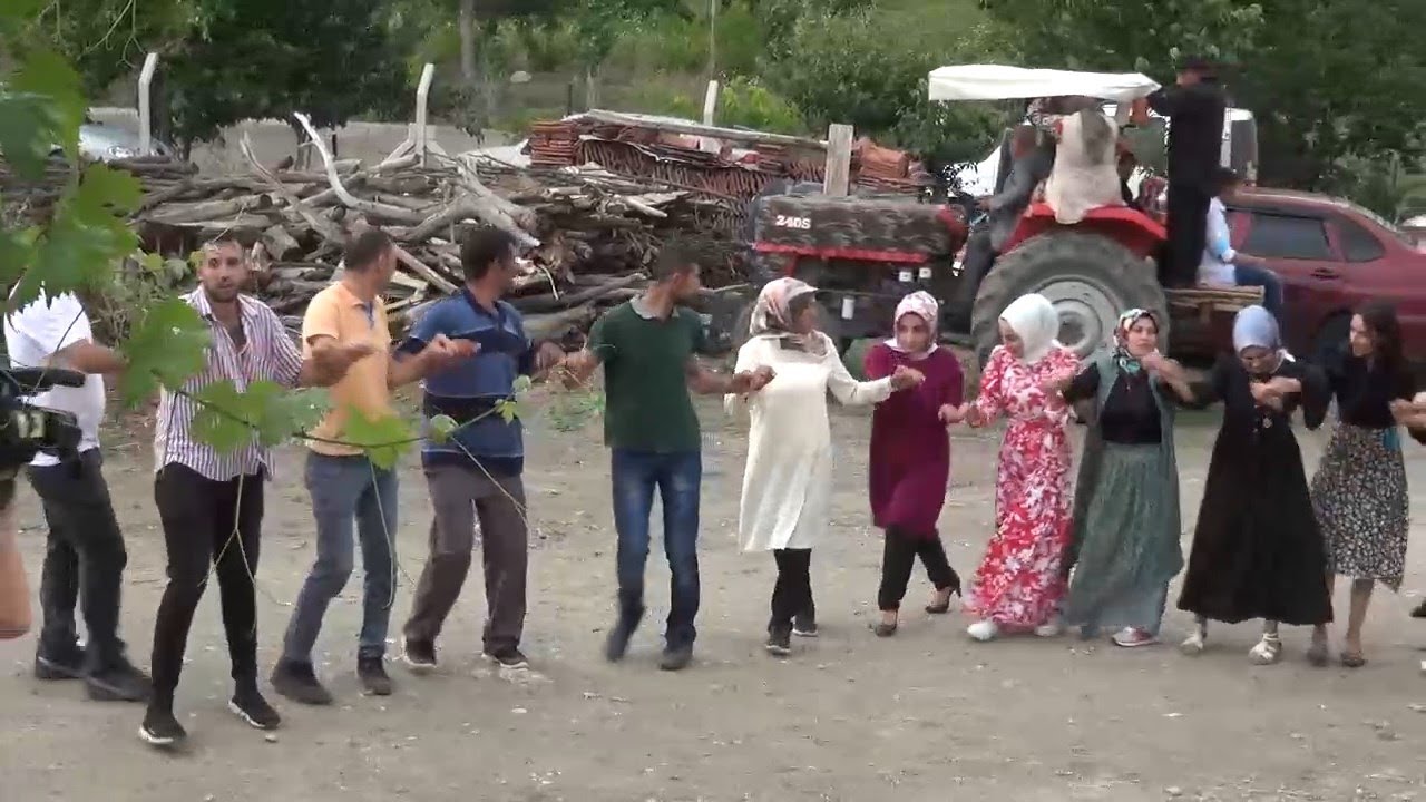 SULTAN İLE GAZİ' nin düğün merasimi arifegazili köyü part-6