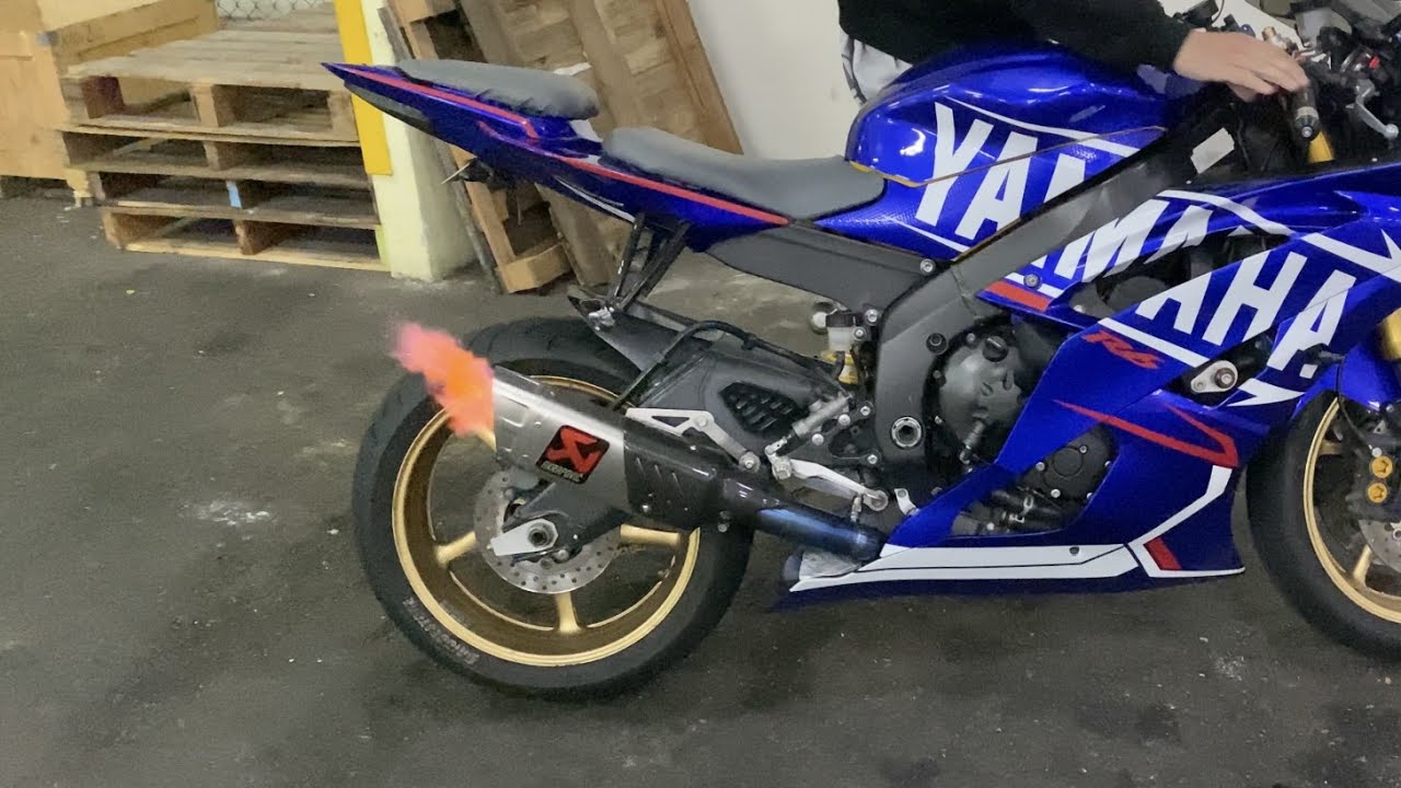 Yamaha R6 Akrapovic Full System Exhaust Spits Fire