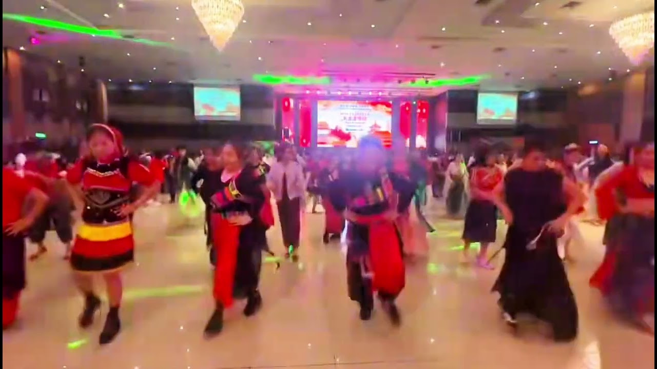 起舞 蒙古风情广场舞💃🏻💃🏻💃🏻