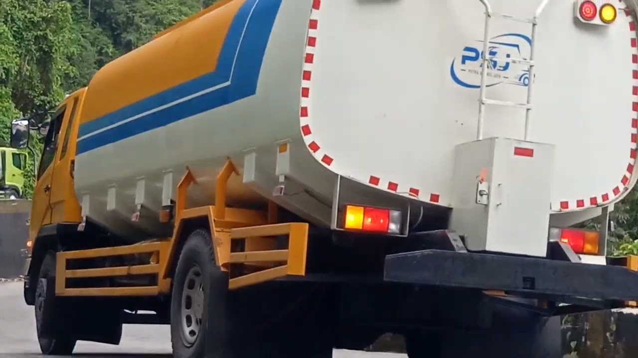 Rombongan truk tangki CPO yg melintas disore ini