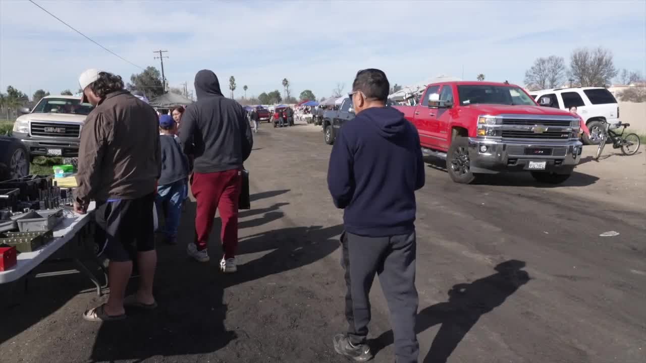 Casa Loma swap meet faces shutdown over resident complaints