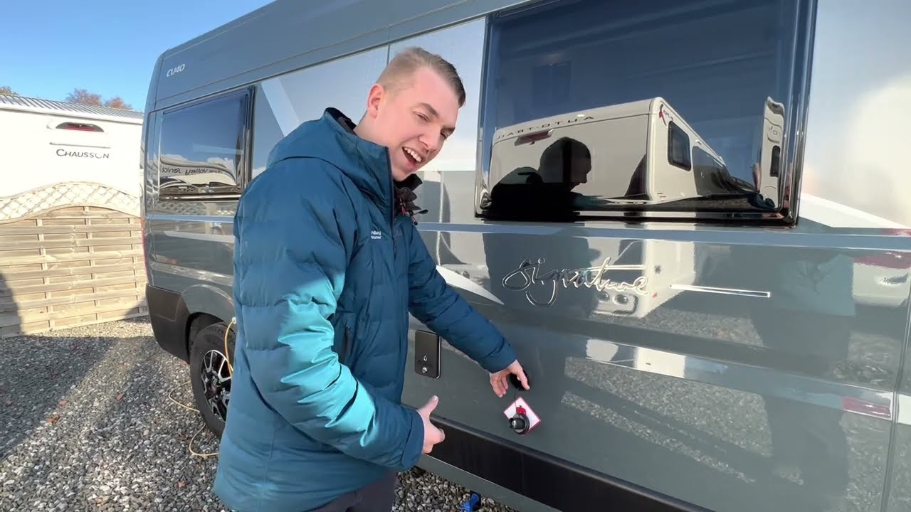 Elddis Signature CV40 Handover