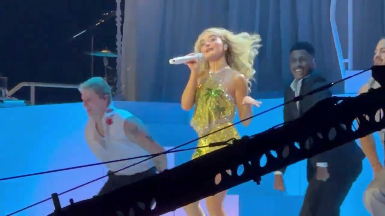 Sabrina Carpenter -  Espresso / surprise ending LIVE in HD, Los Angeles Crypto Arena 11-17-25