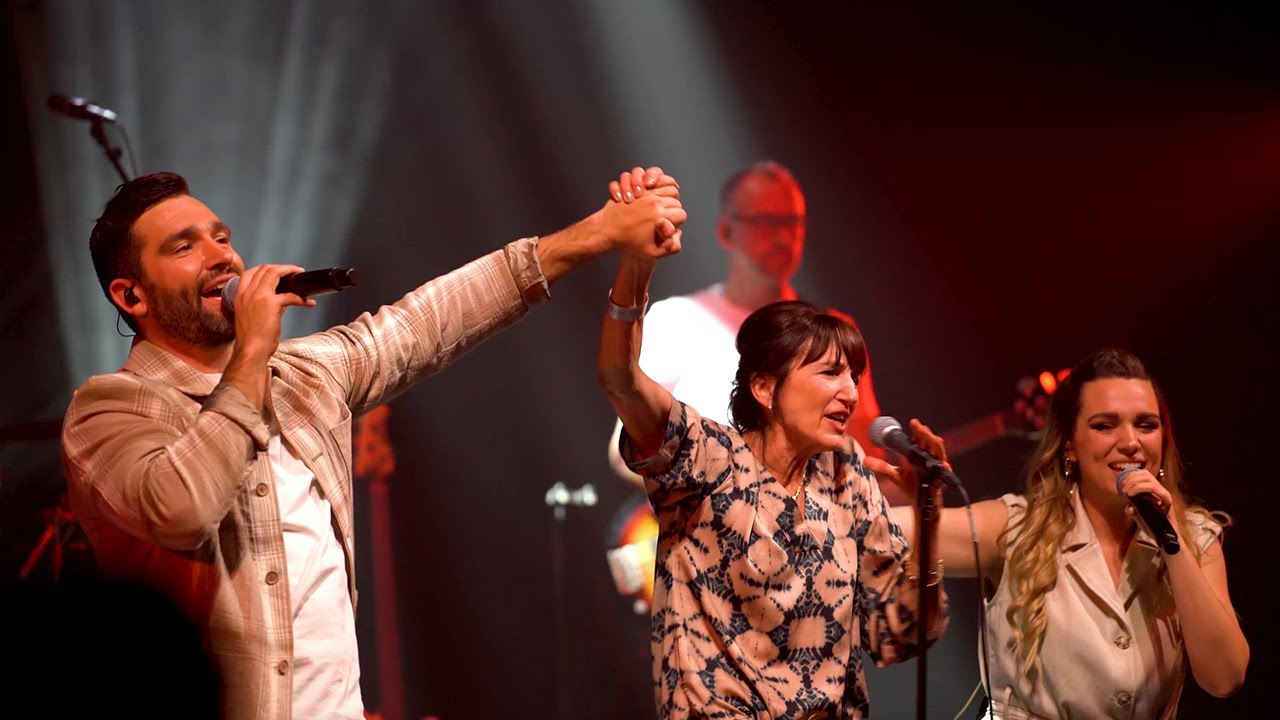 Metejoor & Mama - Dit Is Wat Mijn Mama Zei (LIVE in de Stadsschouwburg Antwerpen)