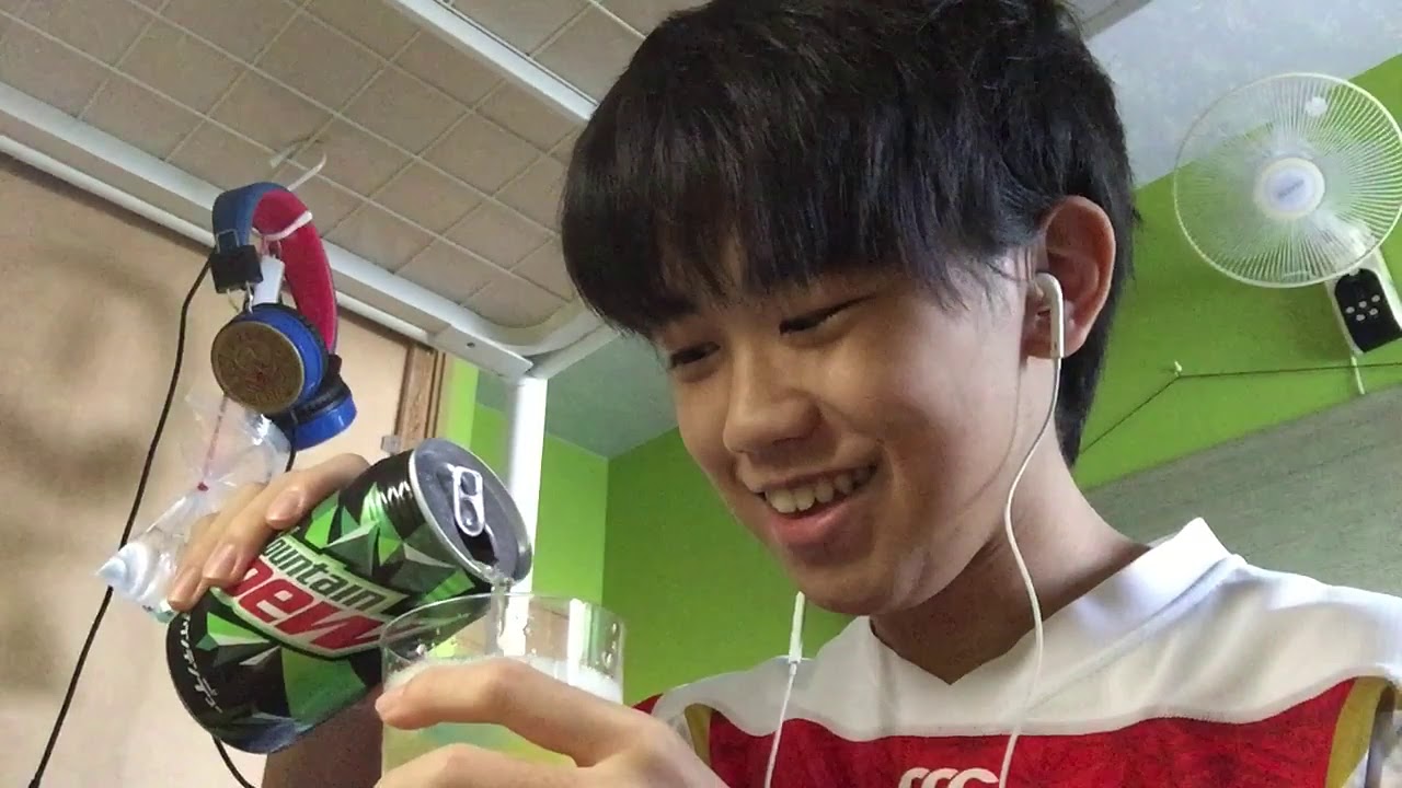 ⚠️最近寝る時蒸し暑い人はこの動画を見てください　ASMR マウンテンデューを氷が入ったコップに移して飲む　音フェチ　Drinking Sound