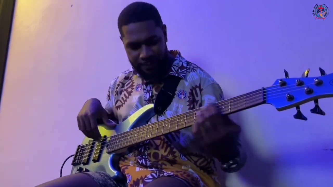 New Way International Worship - HOLY HOLY (Live)