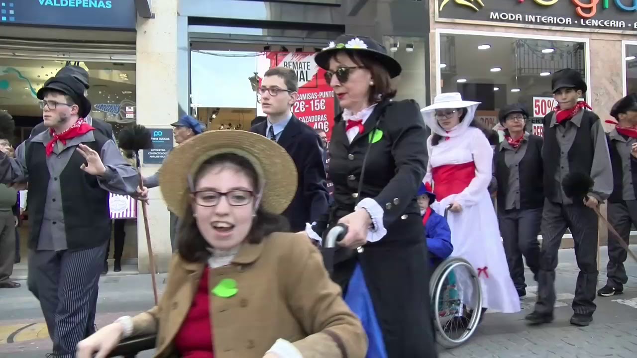 El CEE Mª Luisa Navarro Margati celebró el Carnaval con su tradicional desfile