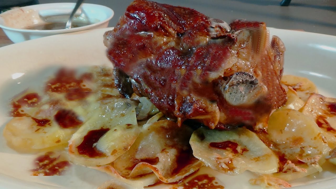 CORDERO ASADO